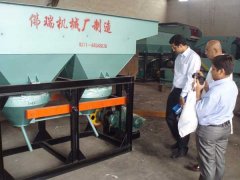 印度客戶考察錳礦跳汰機(jī)